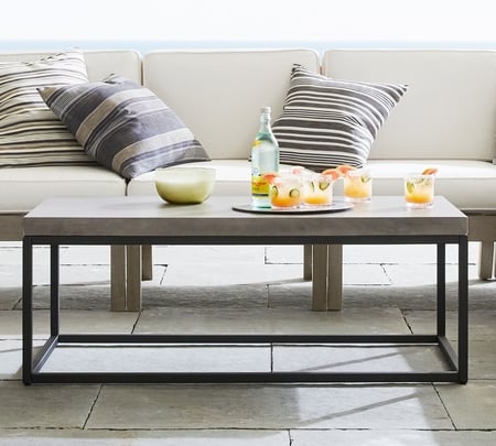 Outdoor iron new arrivals coffee table